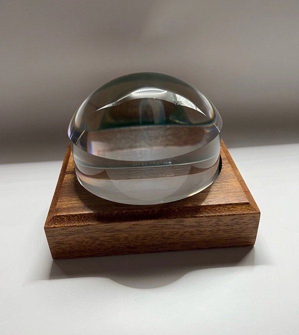 Magnabrite 89mm, 4x (3.5") Dome Magnifier with/square Mahogany Base & Pouch