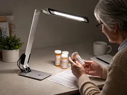 BRDeskPrescriptionsWoman.png